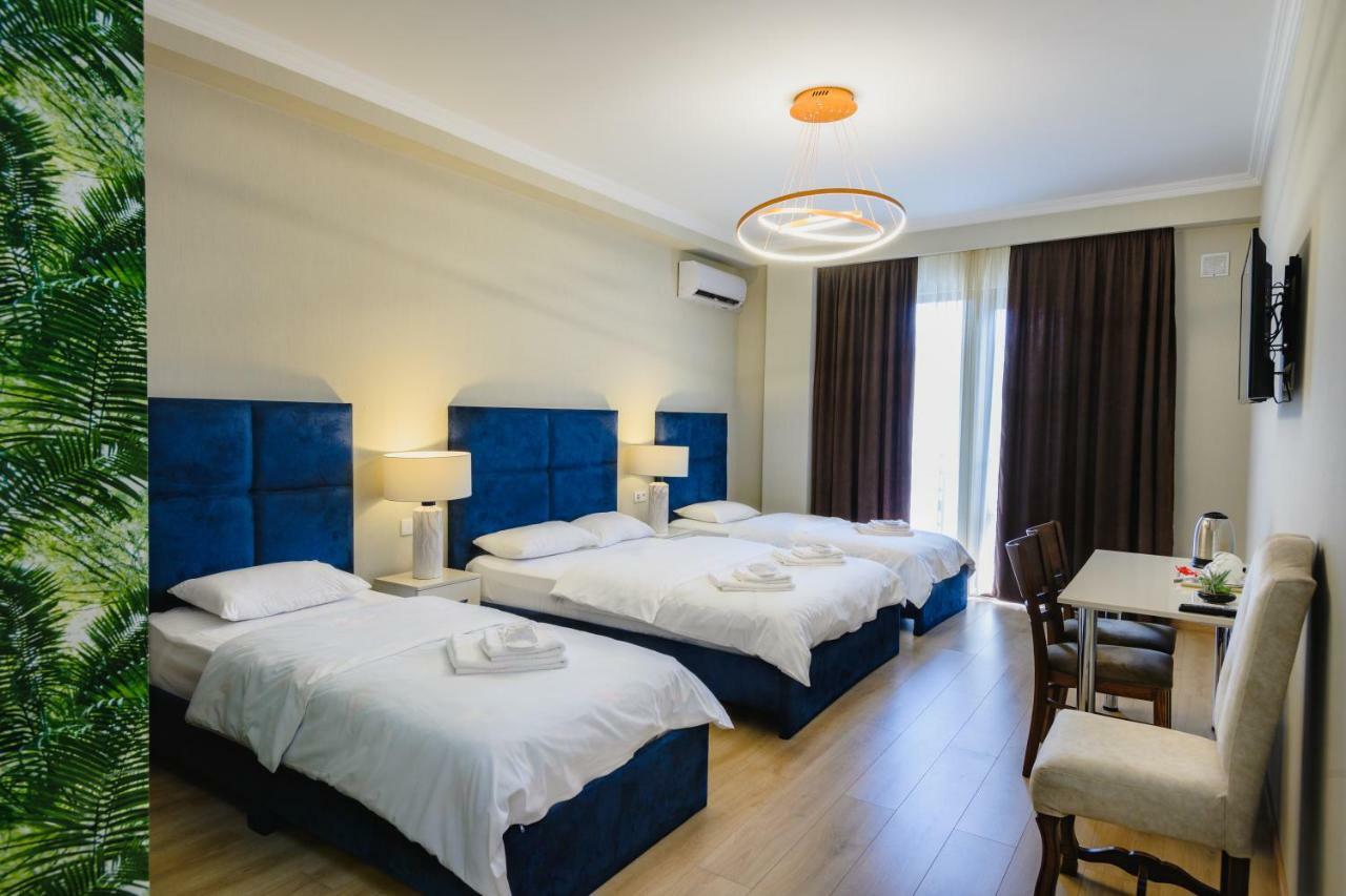Golden Globe Boutique Hotel ティビリシ エクステリア 写真